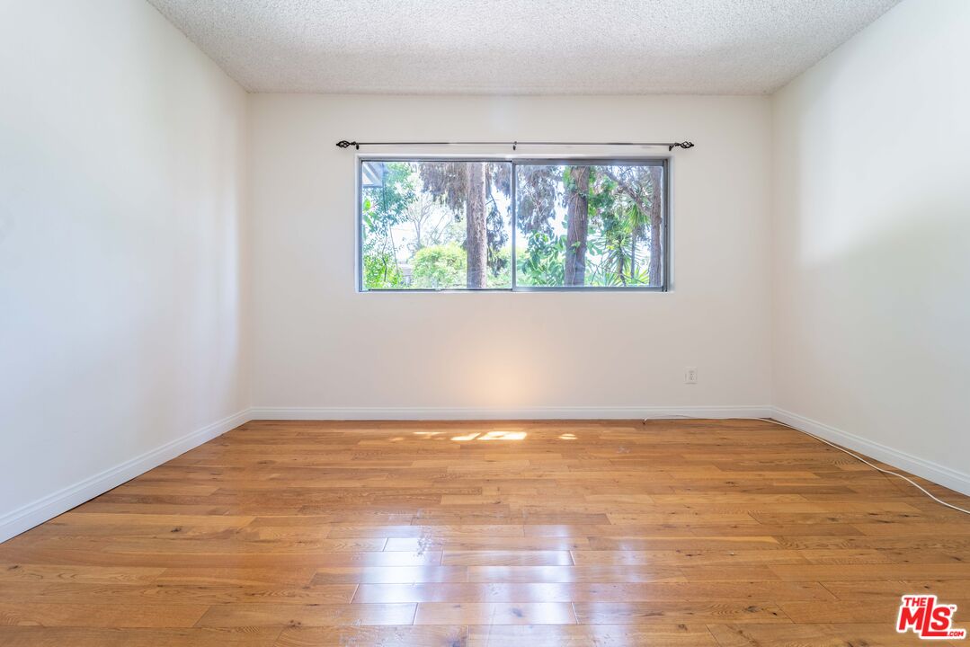 West Hollywood Condo: 941 North San Vicente Boulevard