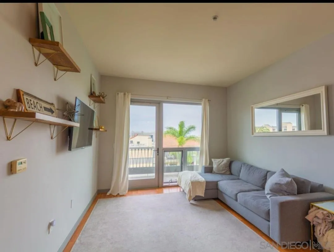 San Diego Condo: 889 Date Street