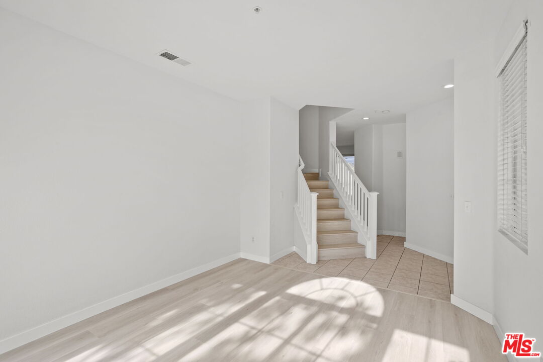 Fontana Condo: 16850 Merion Lane