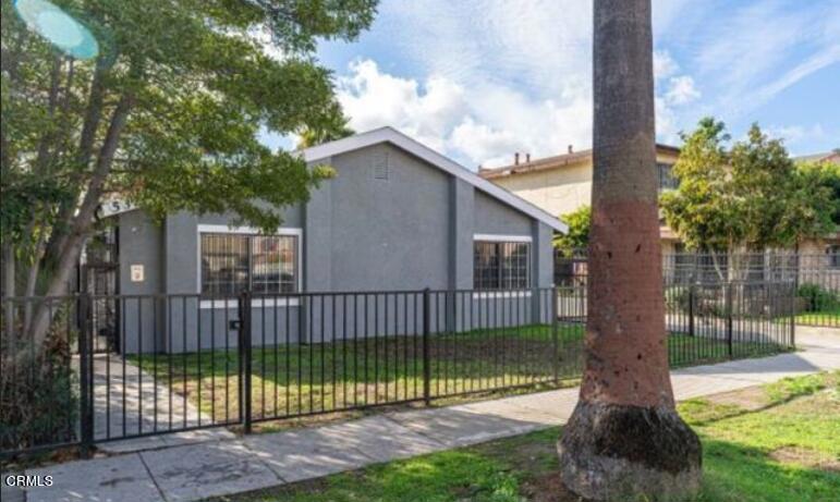 Inglewood Condo: 532 East 97th Street