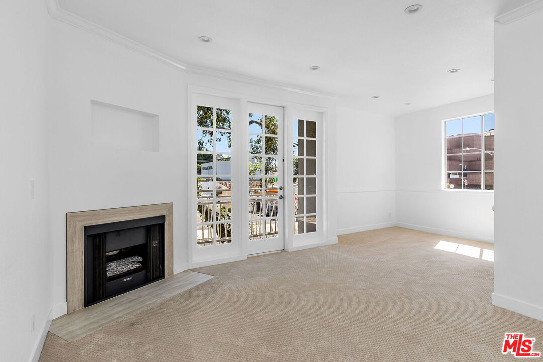 Los Angeles Condo: 9800 Vidor Drive