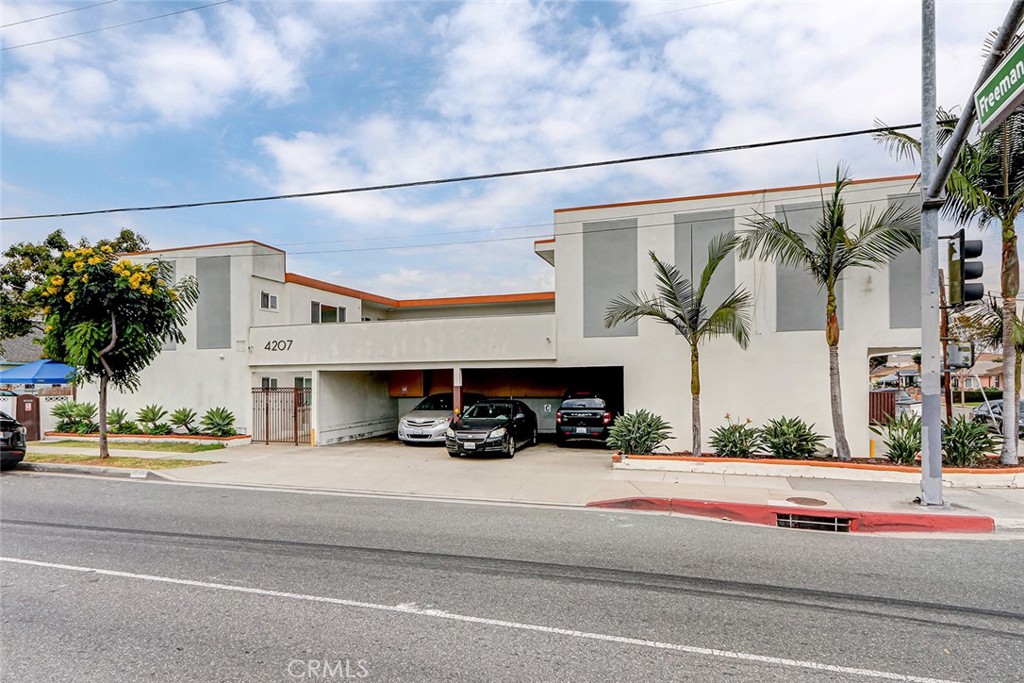 Lawndale Condo: 4207 Manhattan Beach Boulevard