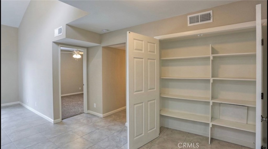 Newhall Condo: 25019 Peachland Avenue