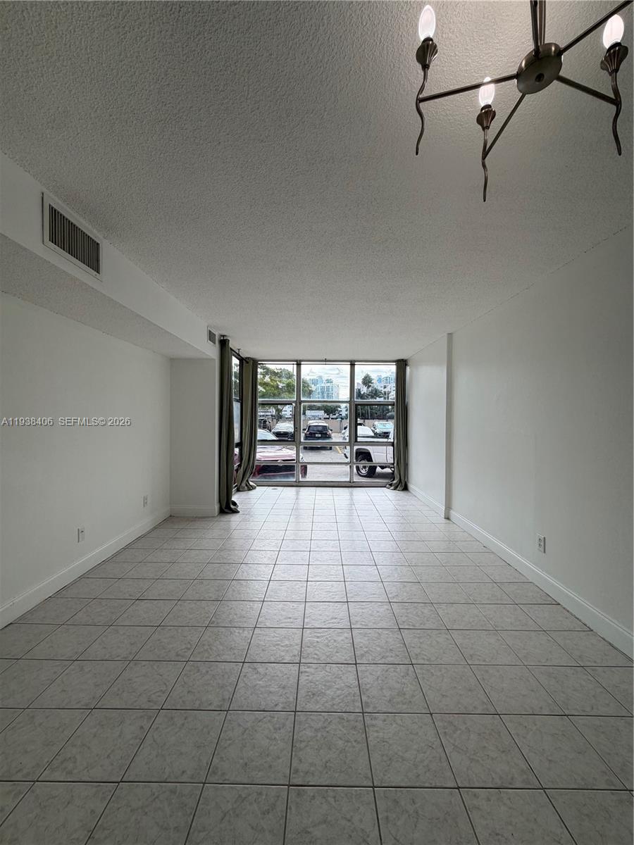 Sunny Isles Beach Condo: 200 172nd Street