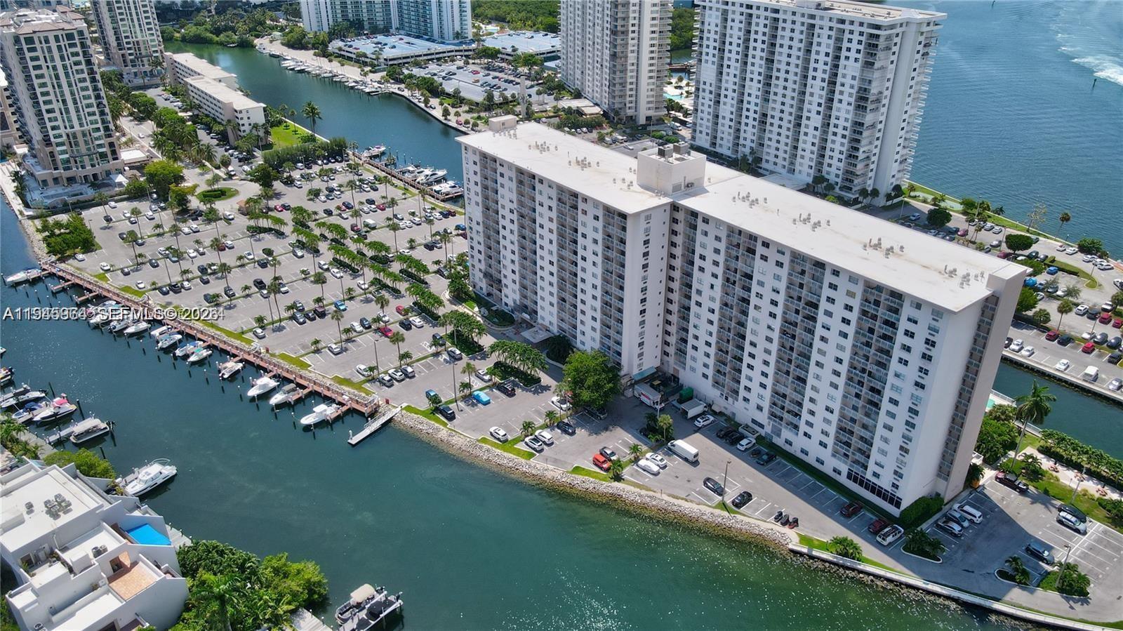 Sunny Isles Beach Condo: 400 Kings Point Drive