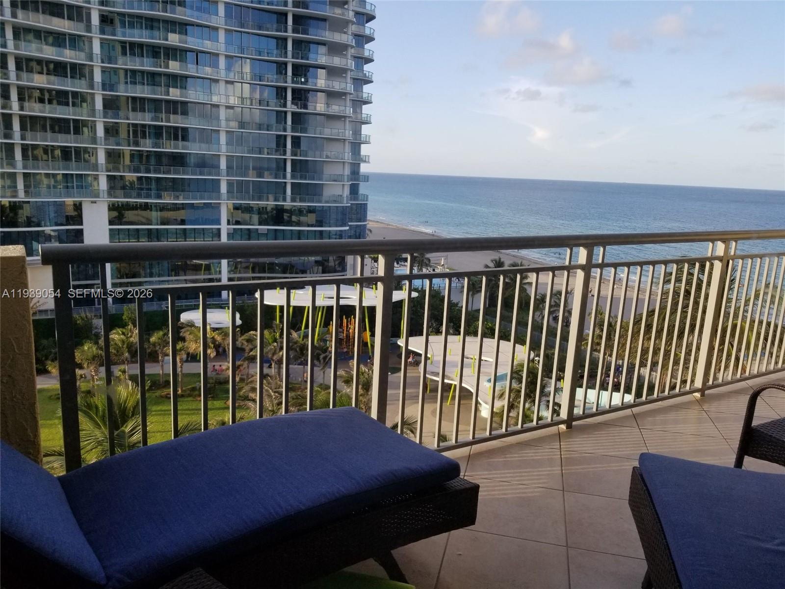 Sunny Isles Beach Condo: 17375 Collins Avenue