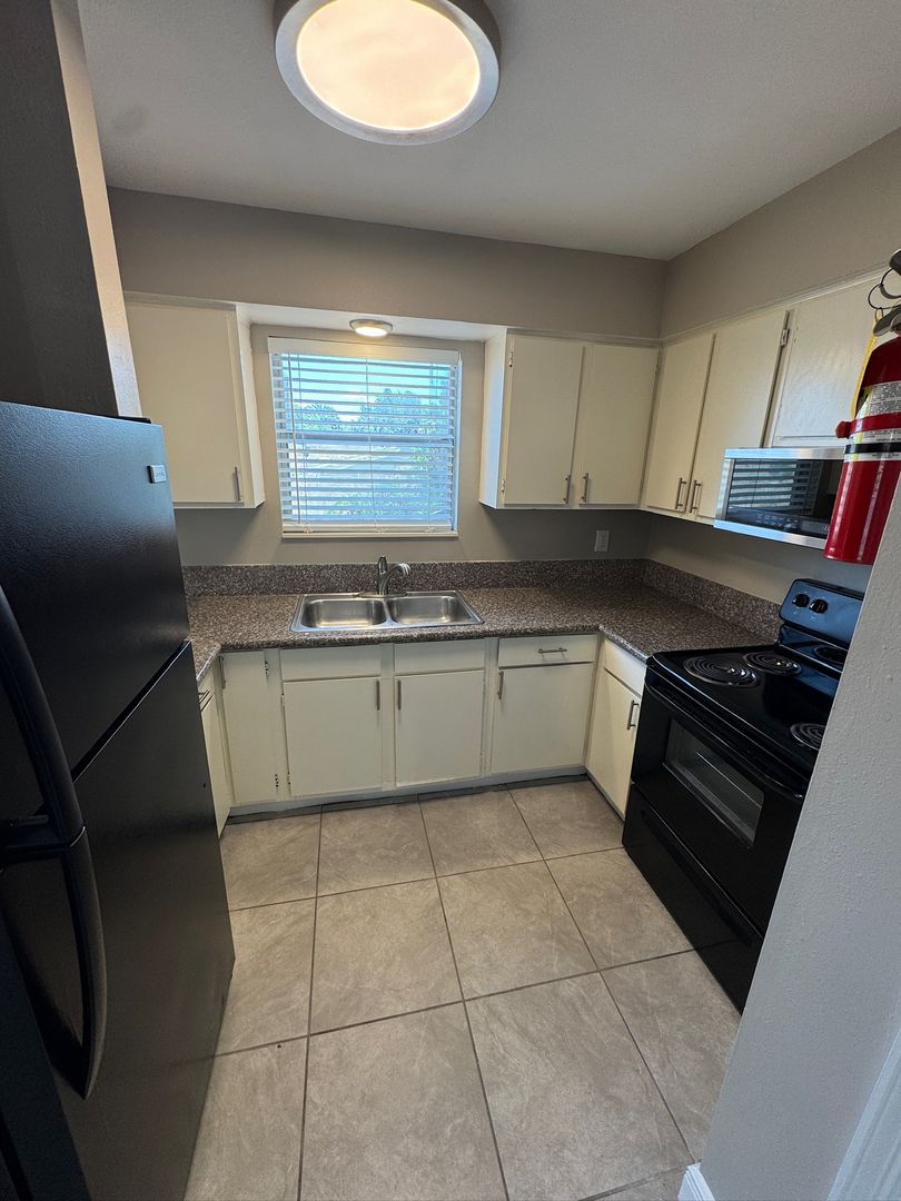 Leesburg Condo: 1193 Bentley Road