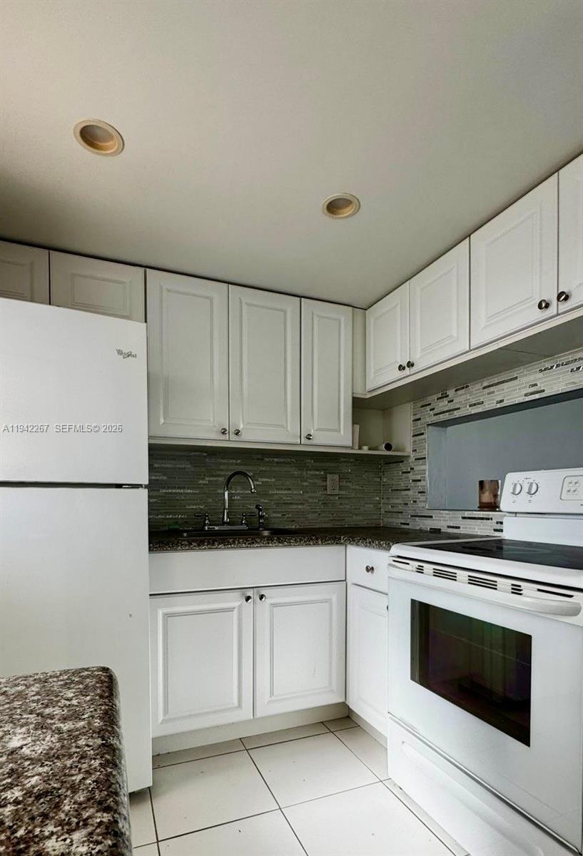 Aventura Condo: 2903 Point E Drive