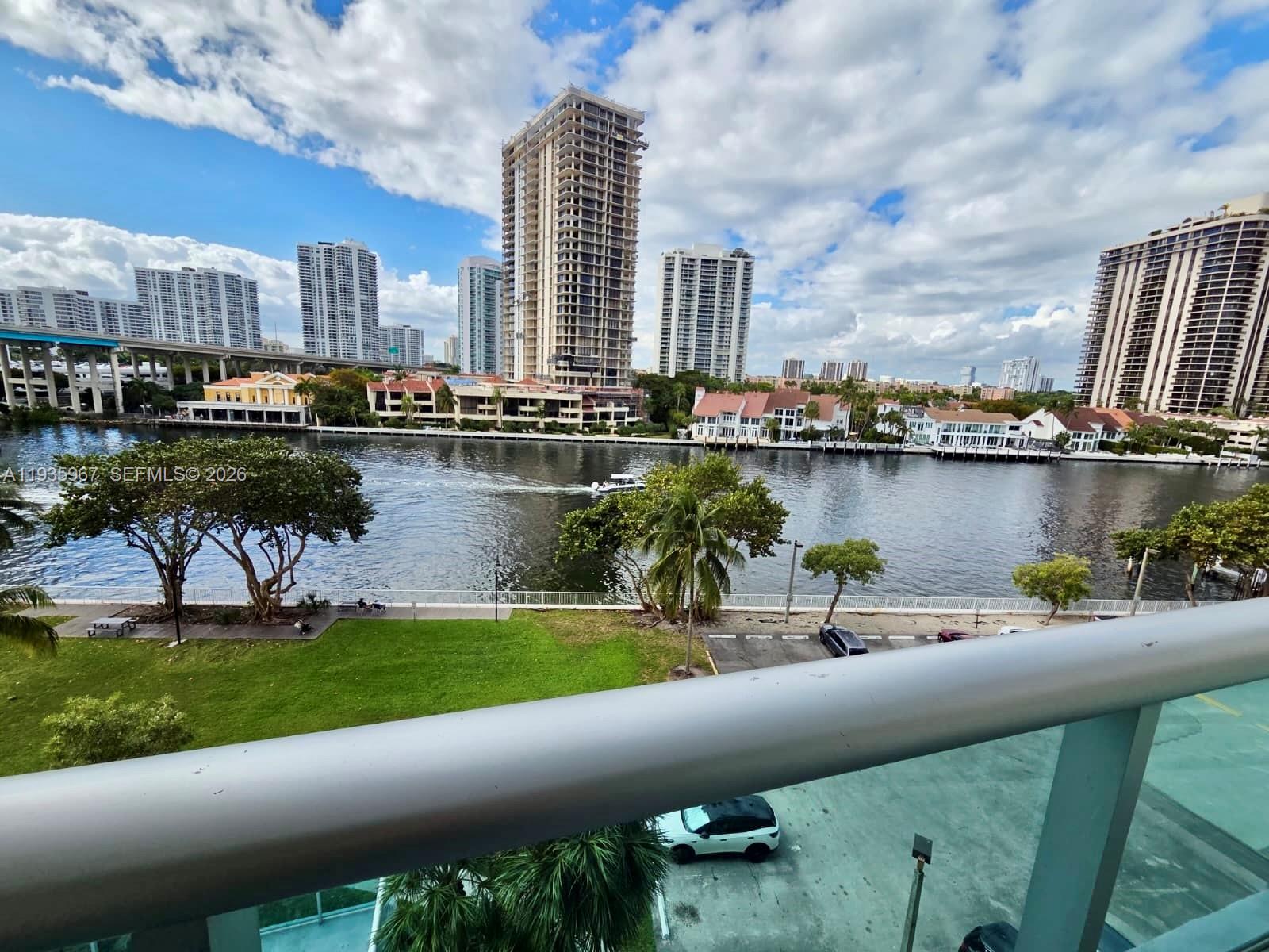 Sunny Isles Beach Condo: 19390 Collins Avenue
