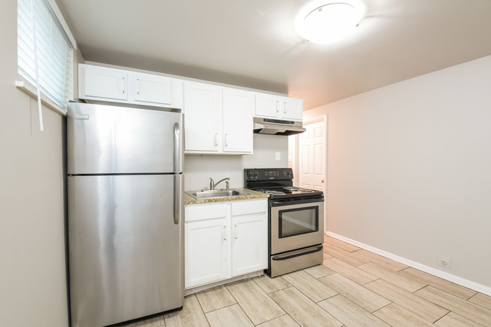 Lakewood Apartment: 1037 Ammons St