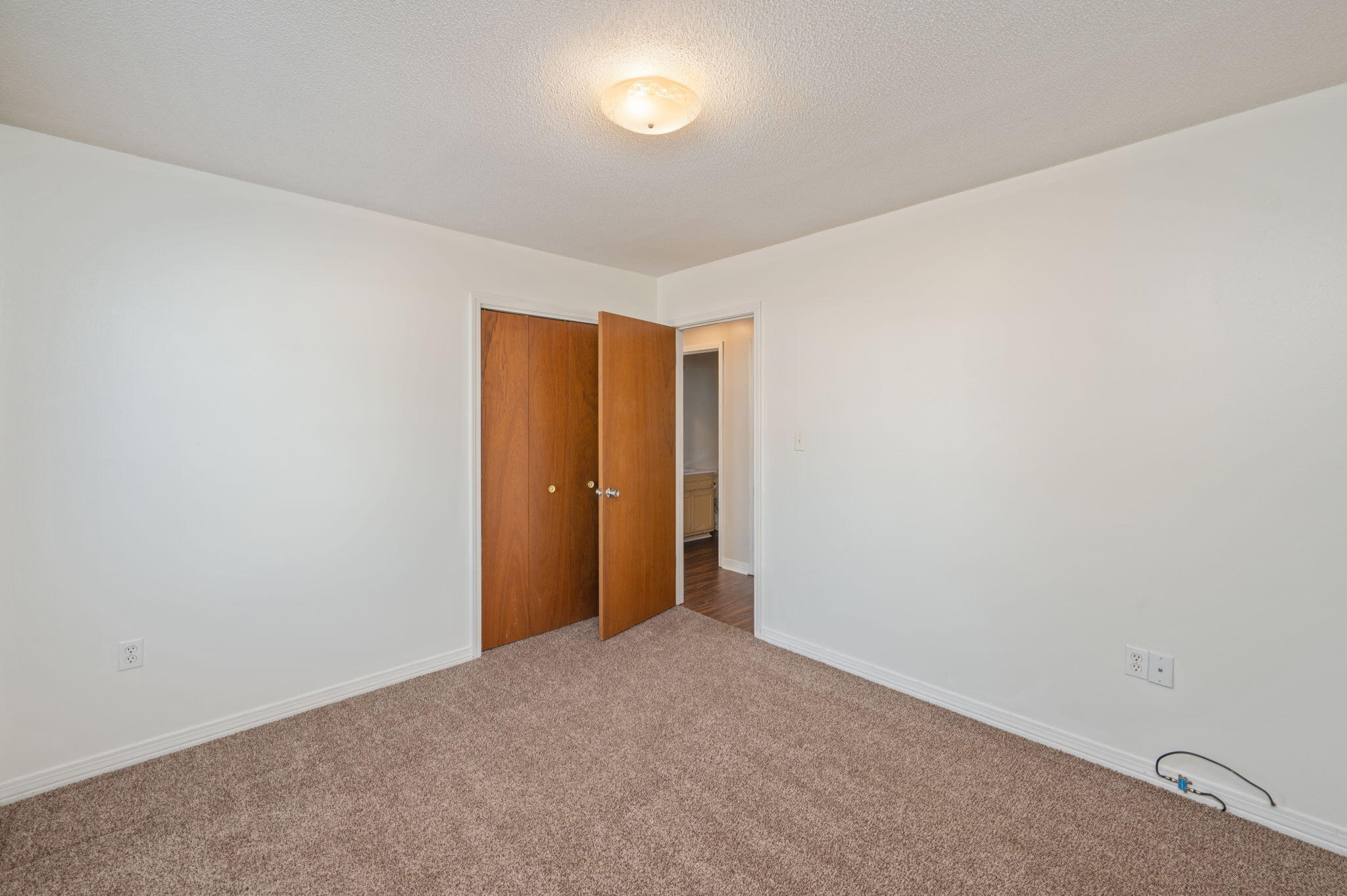 Crestview Condo: 423 Northview Lane