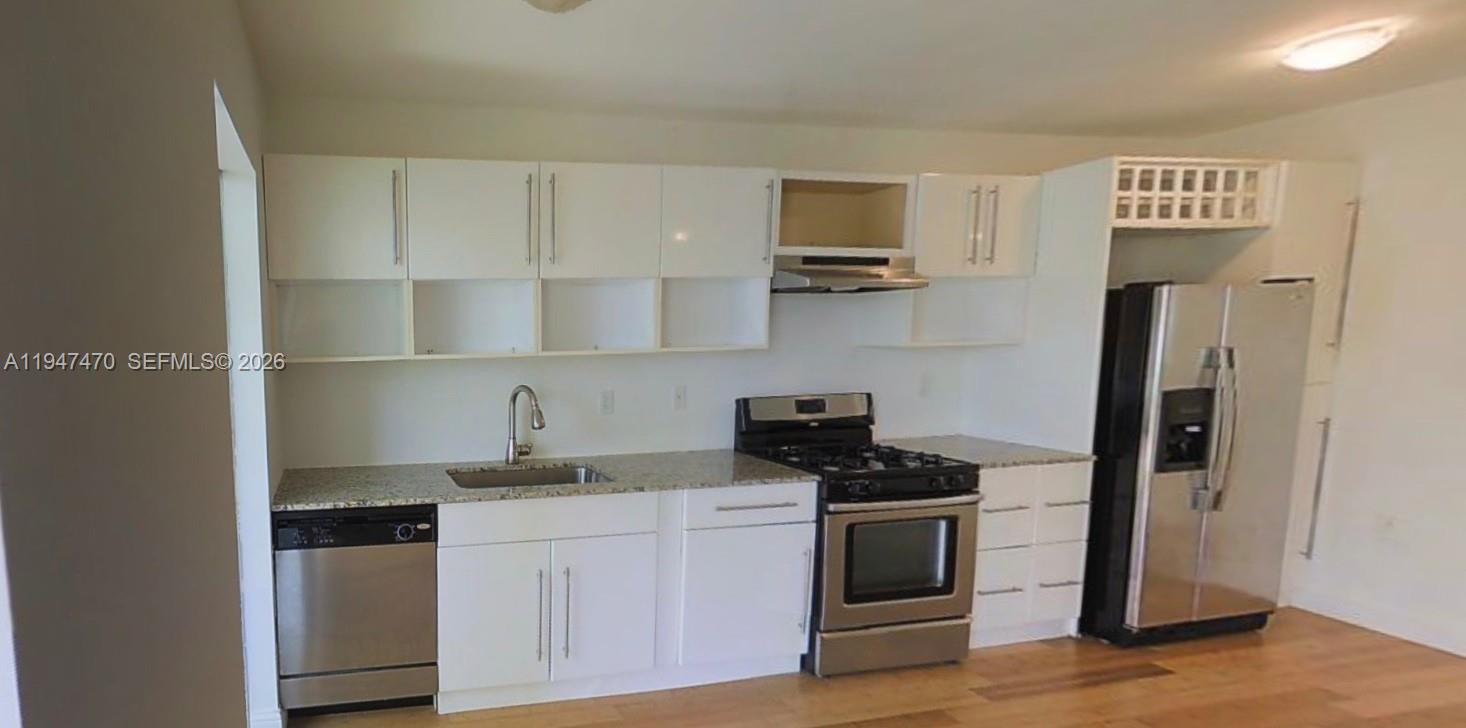 Miami Beach Condo: 7950 Tatum Waterway Drive