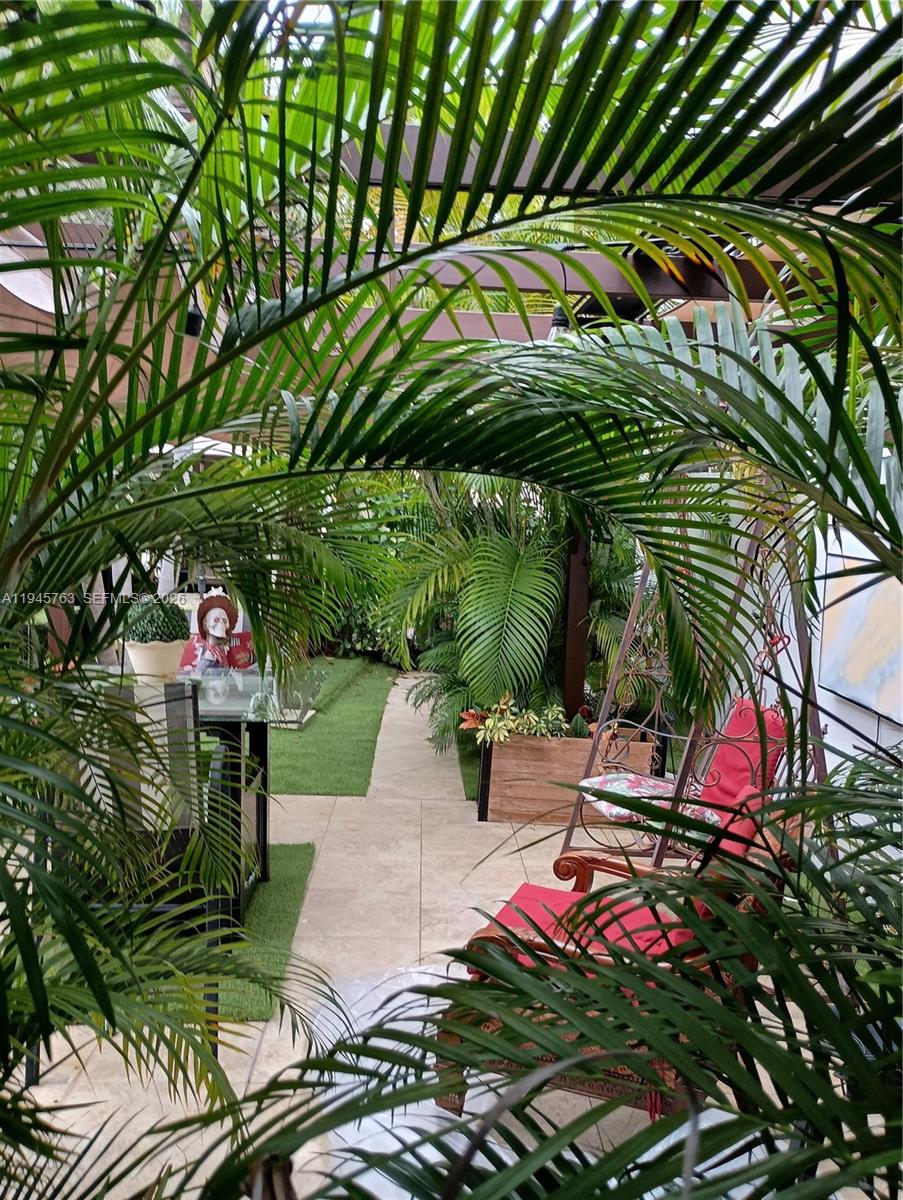 Miami Beach Condo: 7421 Carlyle Avenue