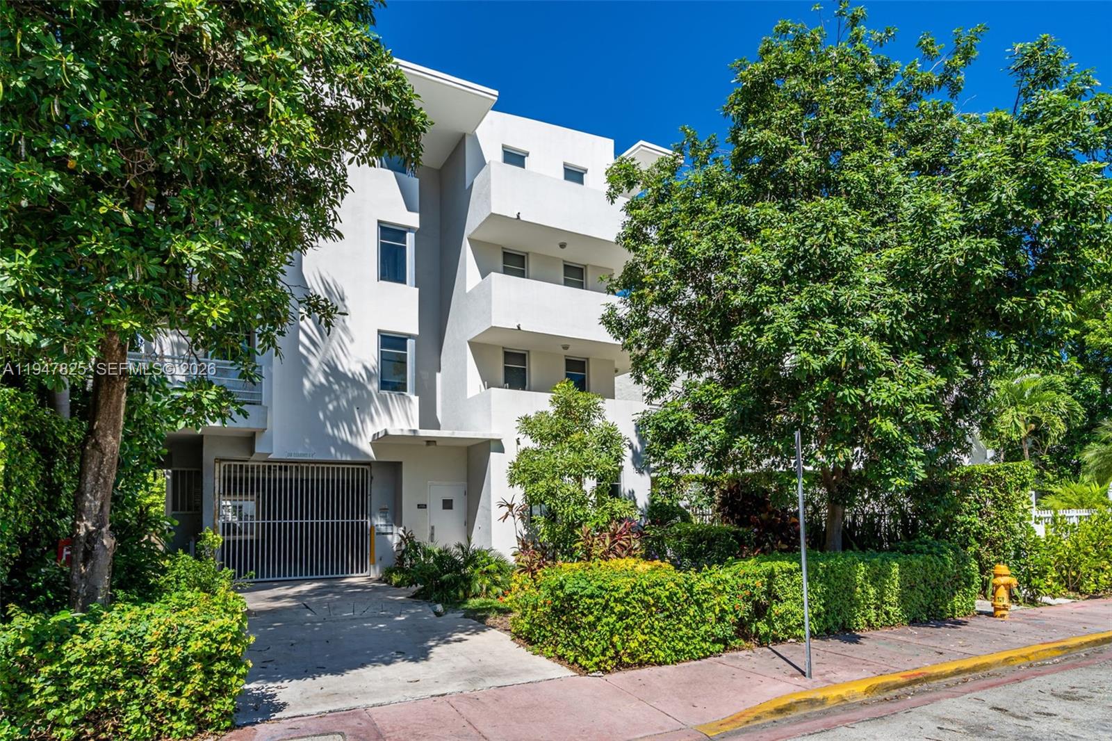 Miami Beach Condo: 1532 Drexel Avenue