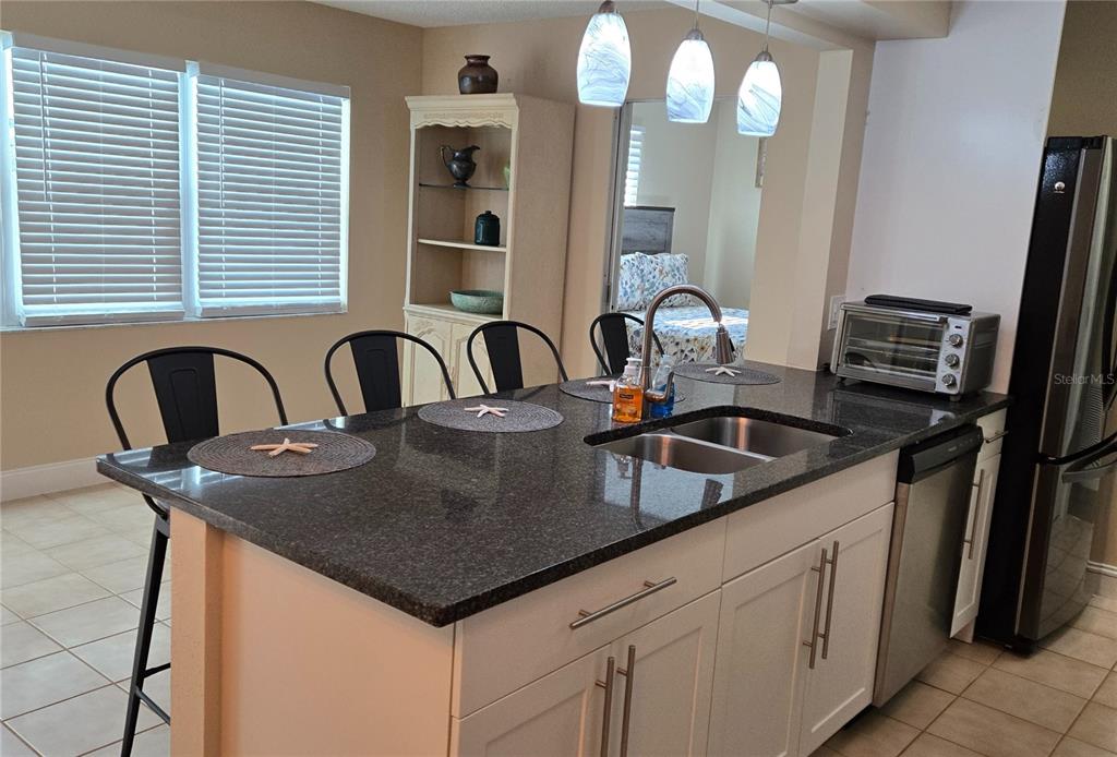 Venice Condo: 170 Argus Road