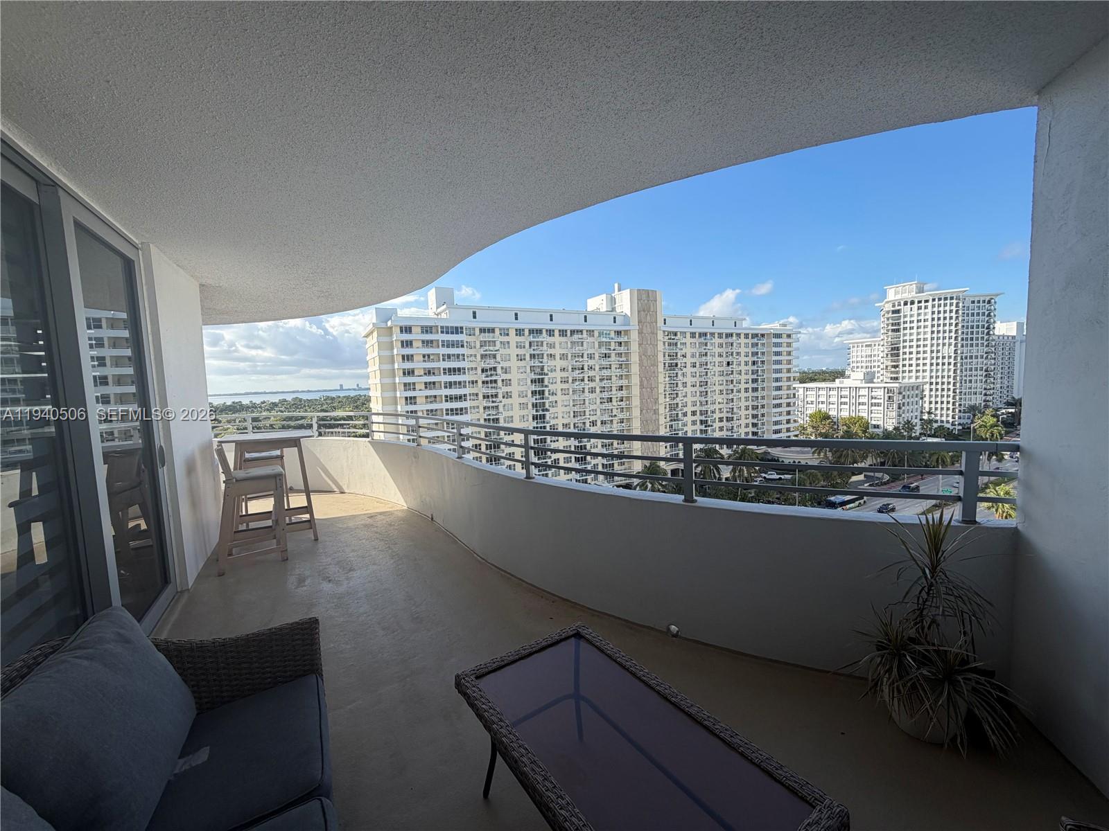Miami Beach Condo: 5555 Collins Avenue