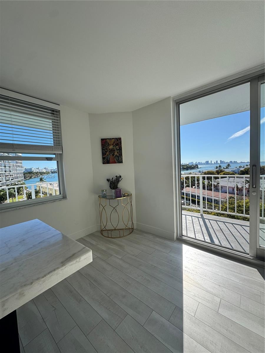 Miami Beach Condo: 6900 Bay Drive