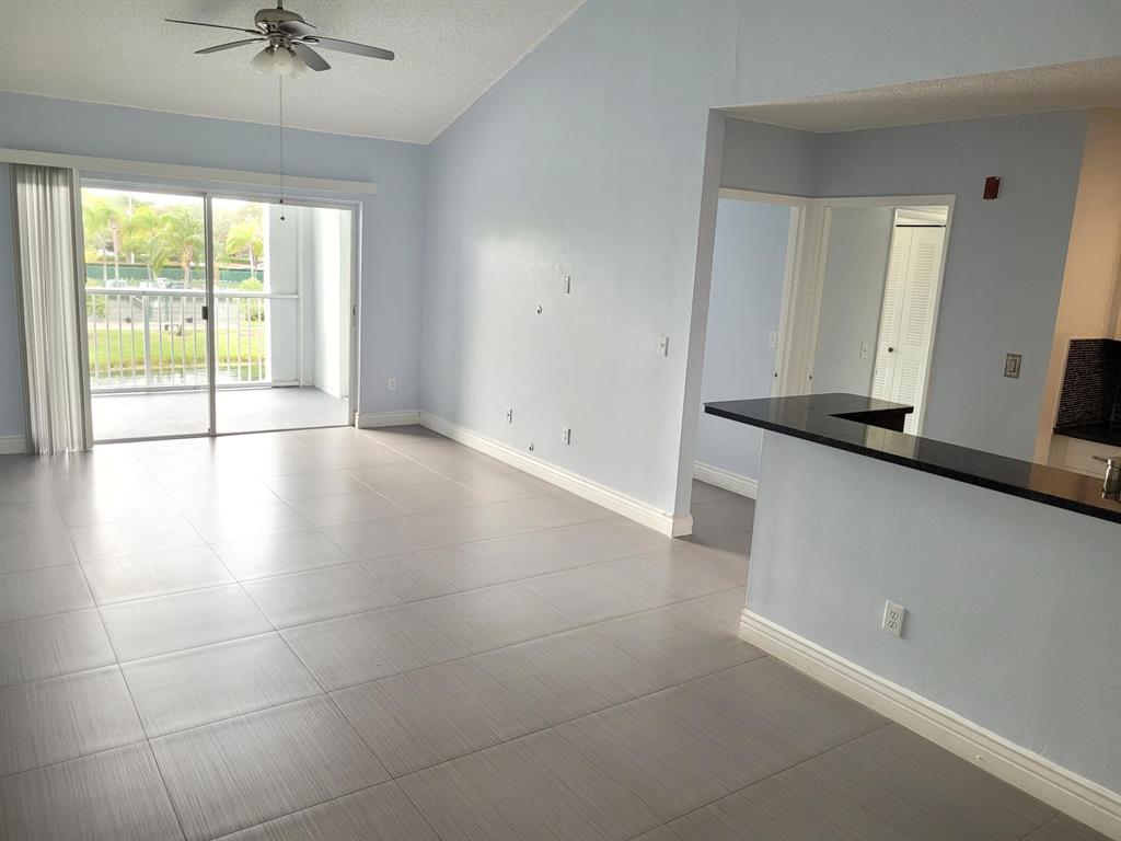 Davie Condo: 2600 South University Drive