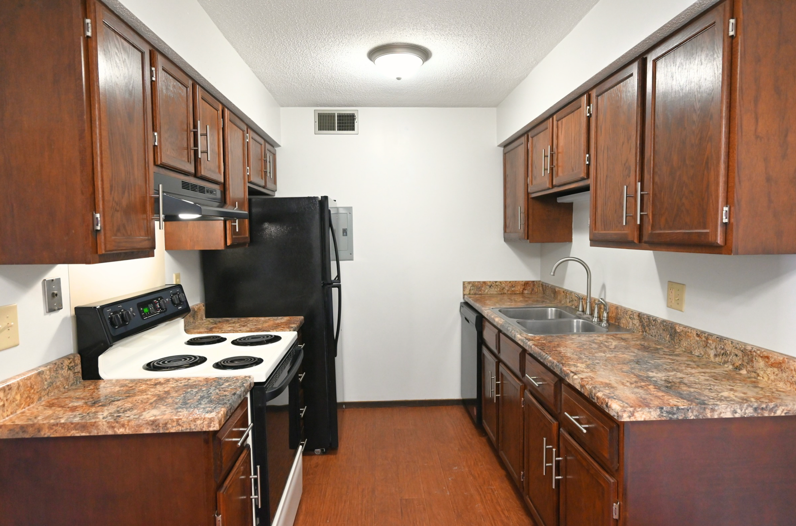 Dubuque Apartment: 811-860 Hawkeye Drive