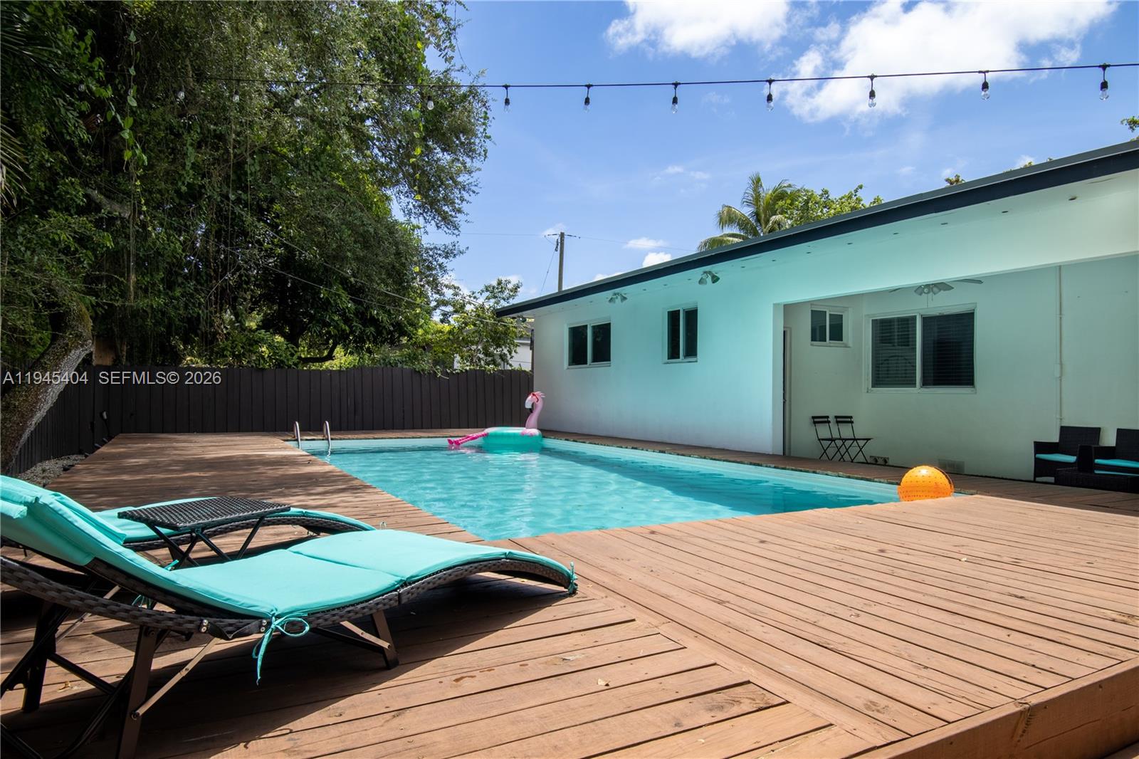 North Miami Condo: 14325 Northeast 8th Avenue