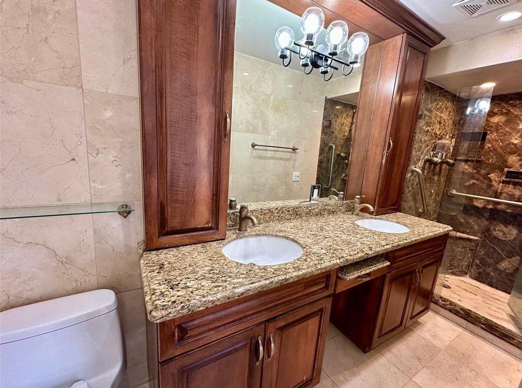 Lighthouse Point Condo: 2001 Northeast 27th Court