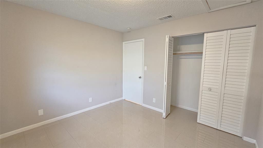 Margate Condo: 416 Lakeside Drive