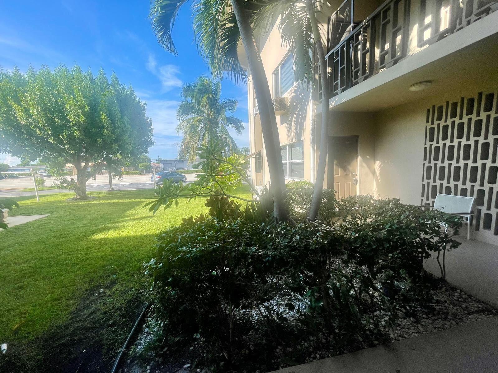Pompano Beach Condo: 1480 East Sample Road