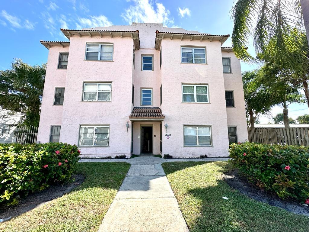 West Palm Beach Condo: 2010 Broward Avenue