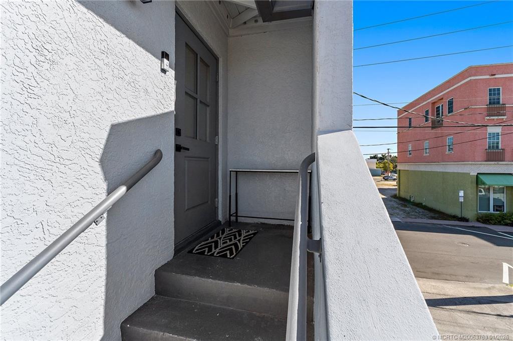 Stuart Condo: 310 Southeast Denver Avenue