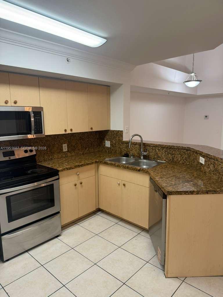 West Palm Beach Condo: 4211 San Marino Boulevard