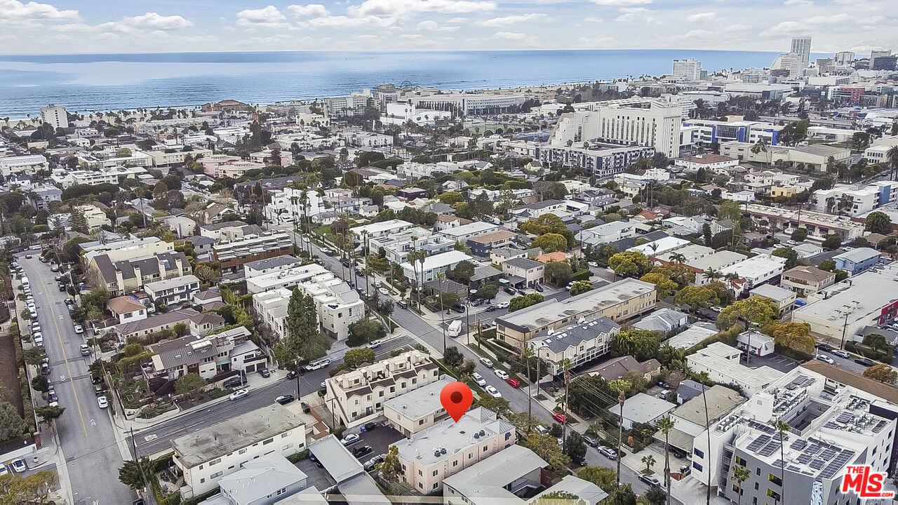 Santa Monica Condo: 712 Pacific Street