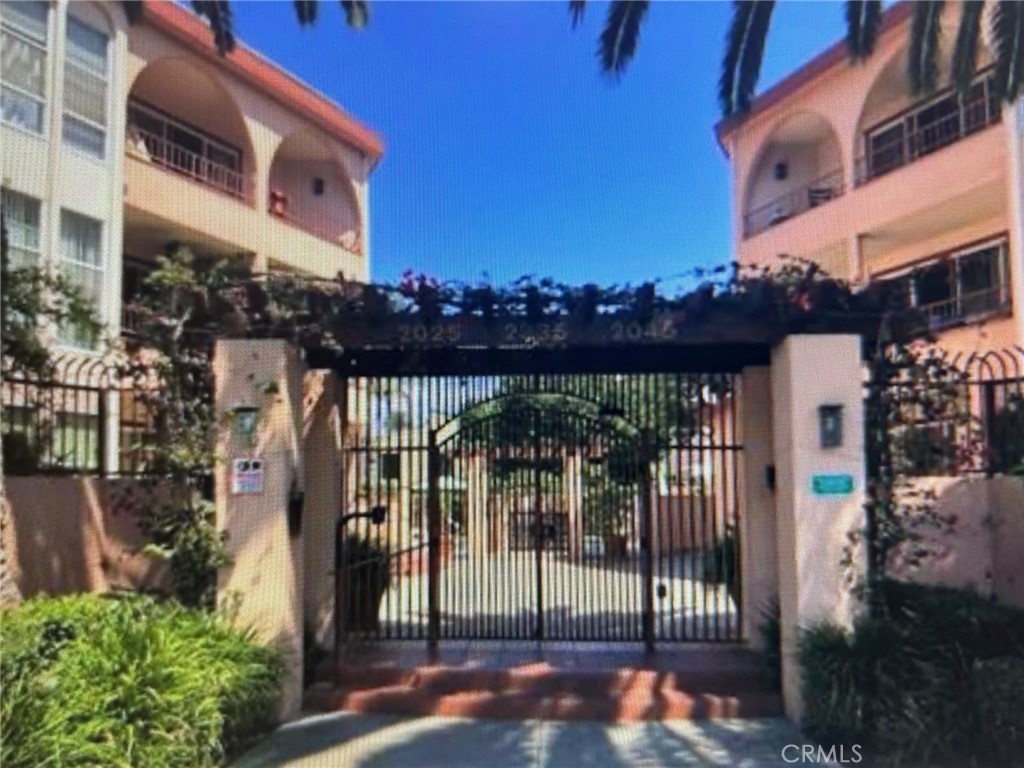 Santa Monica Condo: 2025 4th Street