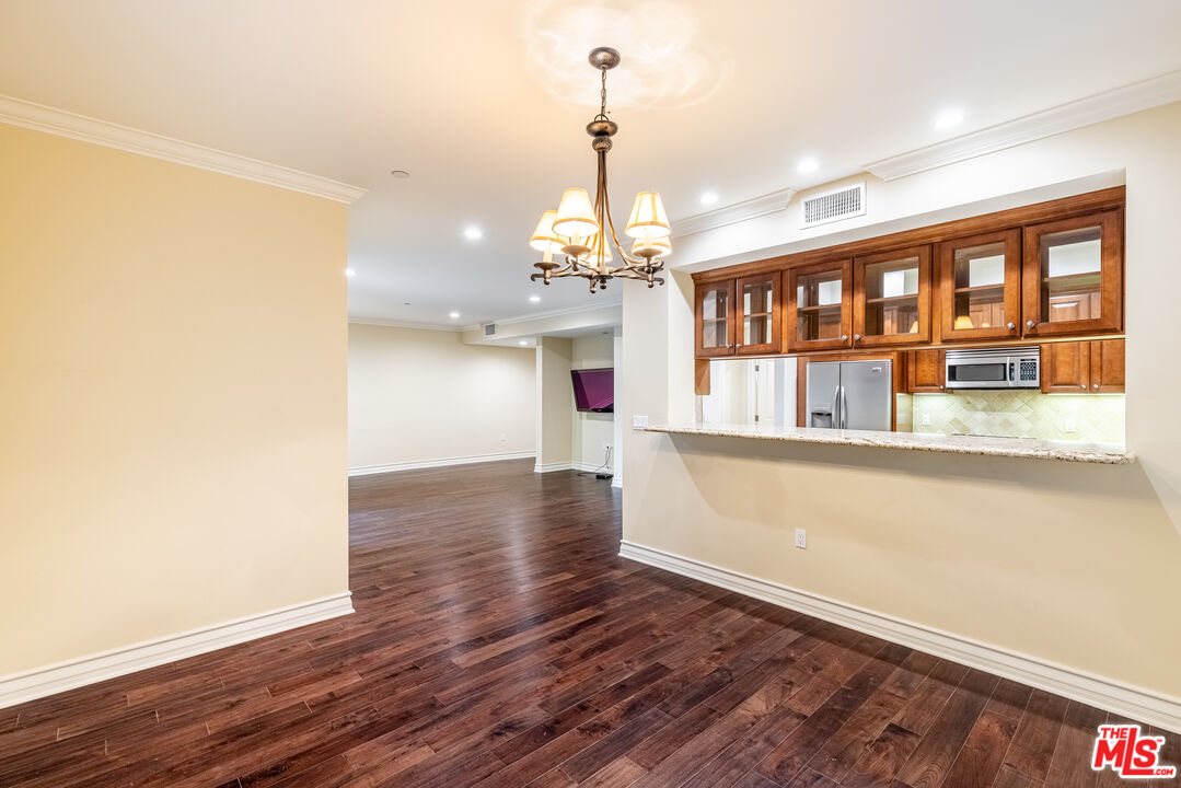 Los Angeles Condo: Undisclosed Address