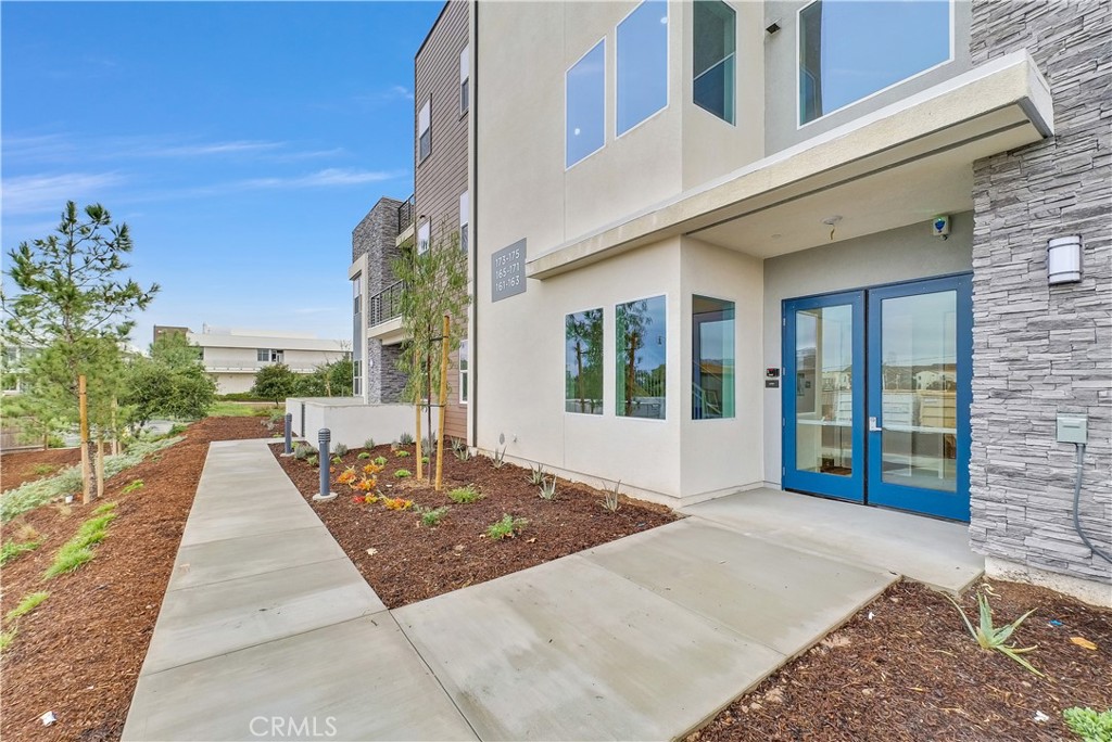 Irvine Condo: 165 Baluster