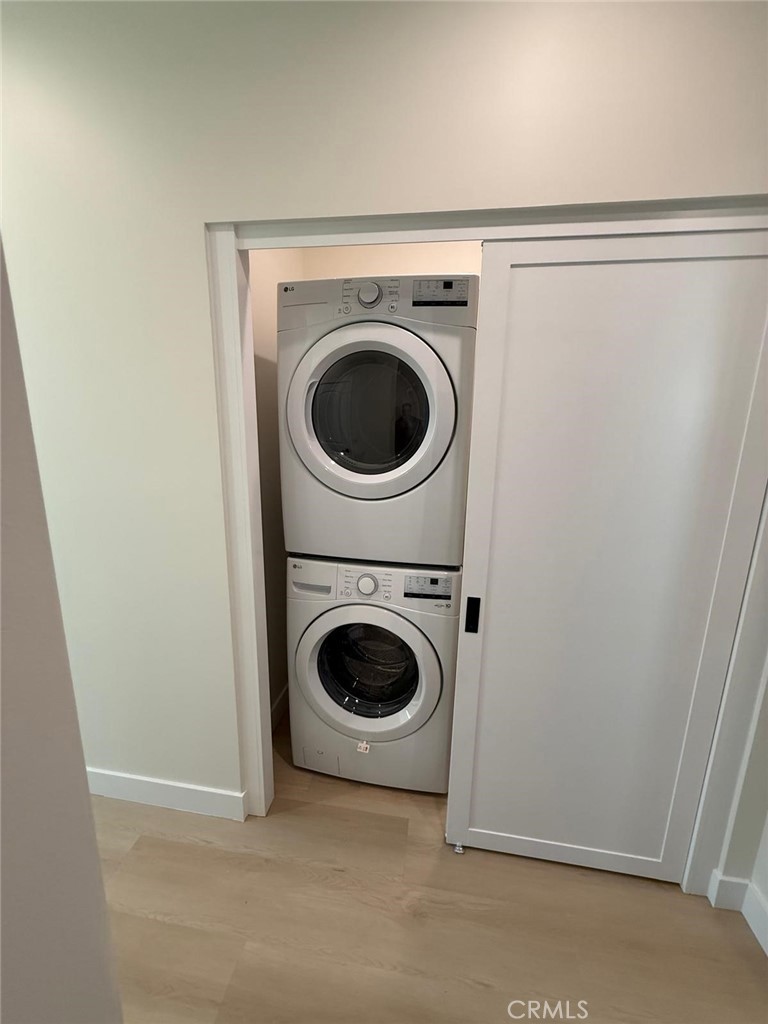 Winnetka Condo: 8605 Delco Avenue