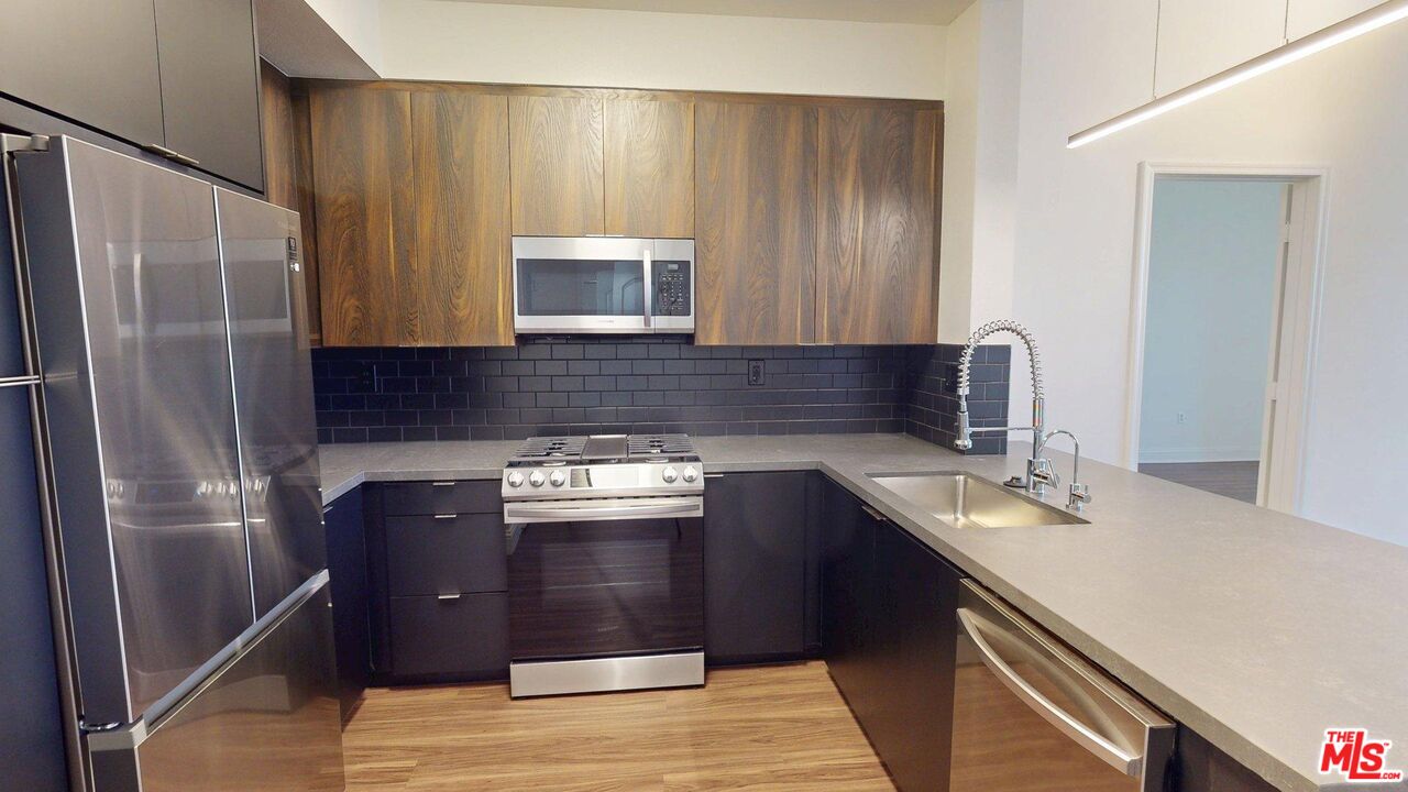 Playa Vista Condo: 5710 Crescent Park East