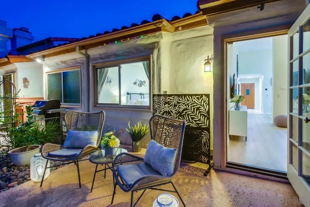 San Diego Condo: 12242 Paseo Lucido