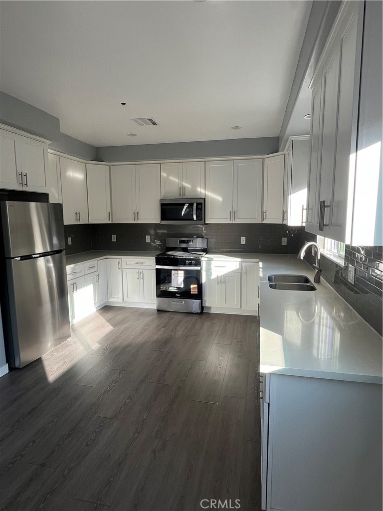 Los Angeles Condo: 136 North Gage Avenue