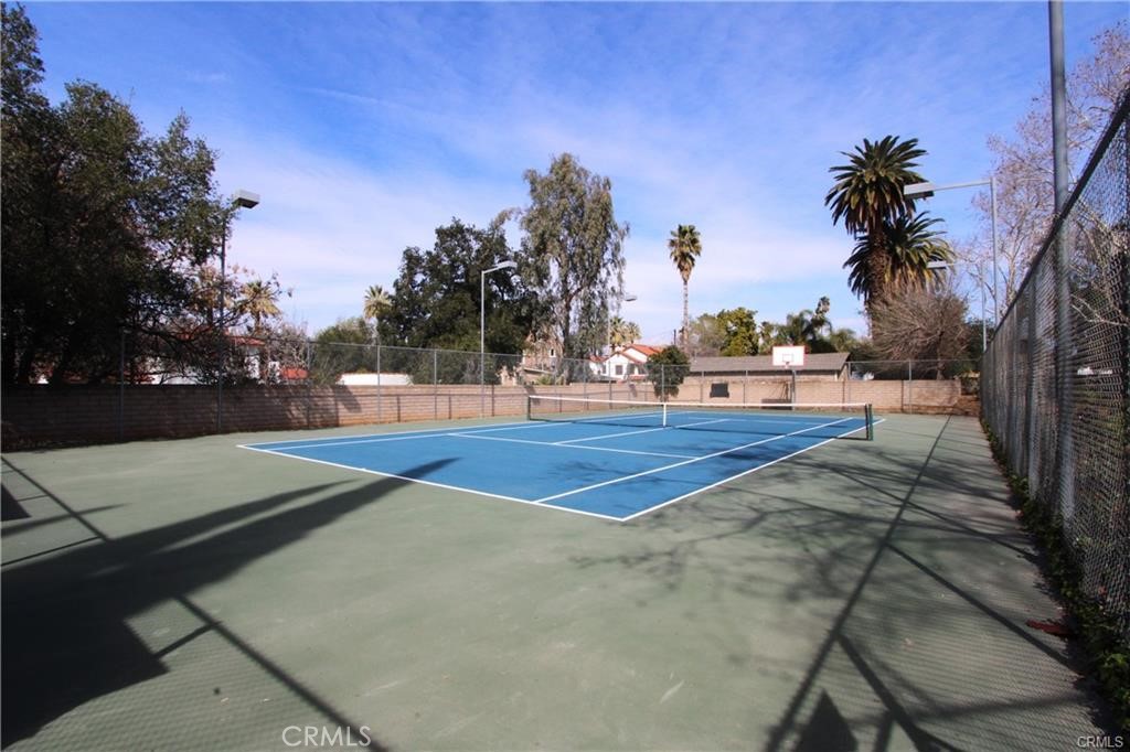 Redlands Condo: 242 East Fern Avenue