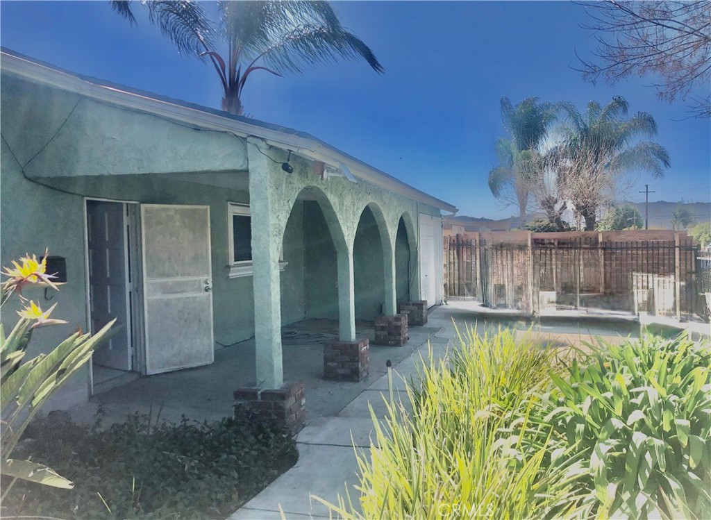 La Puente Condo: 172 North Winton Avenue