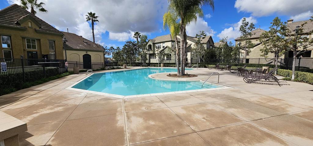 Chula Vista Condo: 1853 Rue Bienville Place