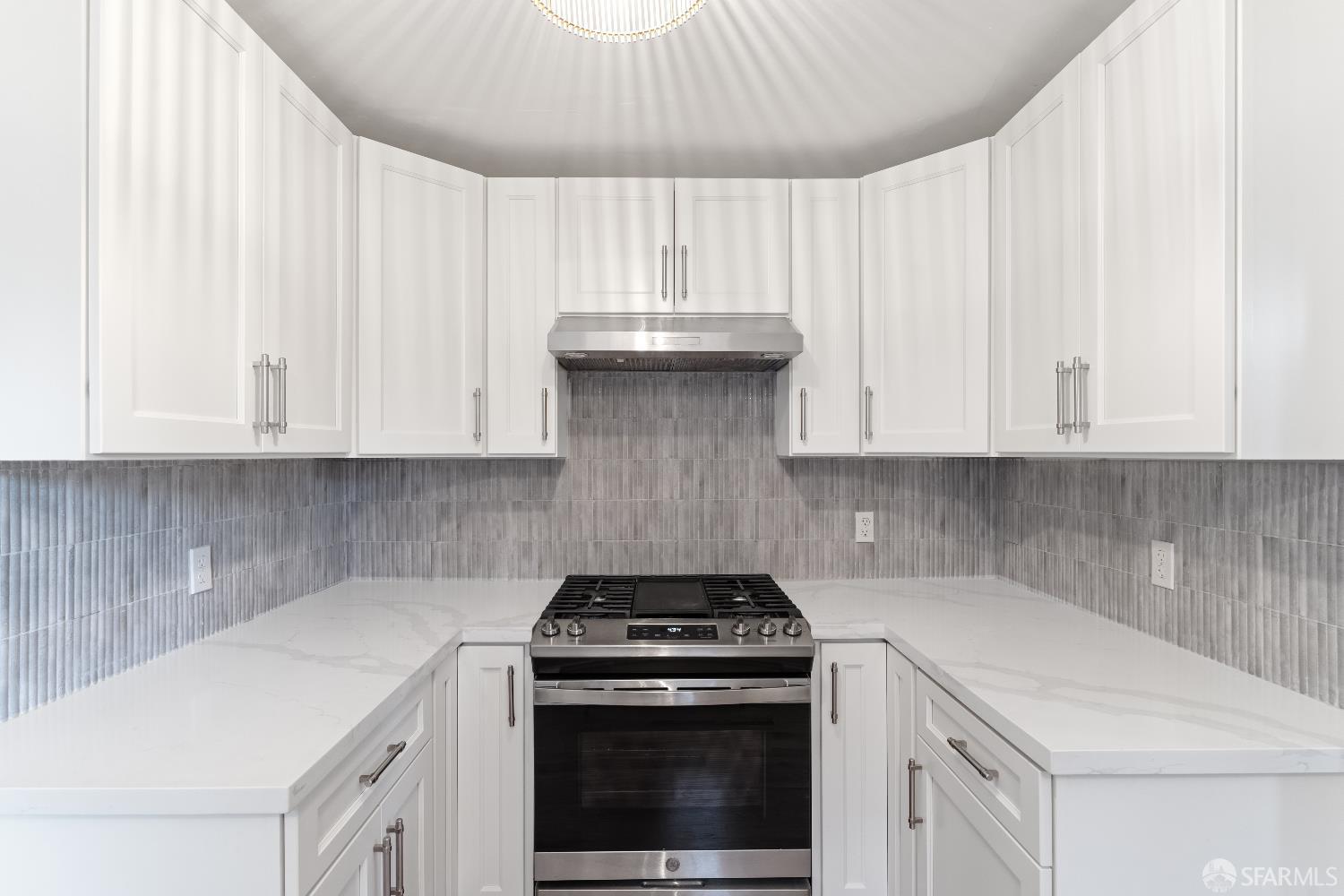 Oakland Condo: 689 43rd Street