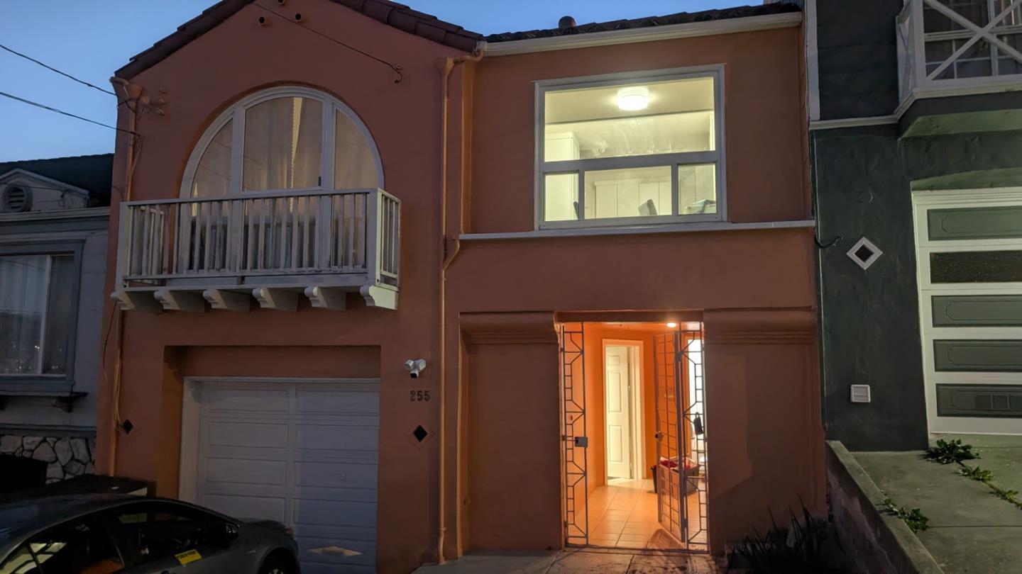 San Francisco Condo: 255 Ramsell Street