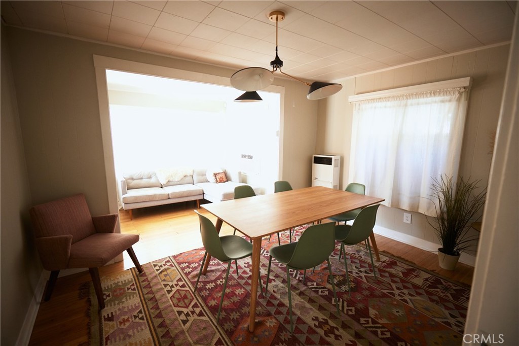 Los Angeles Condo: 141 Roselawn Place