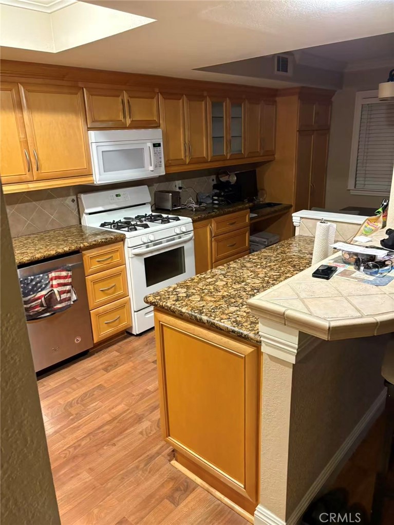 Fullerton Condo: 1400 Vista Grande