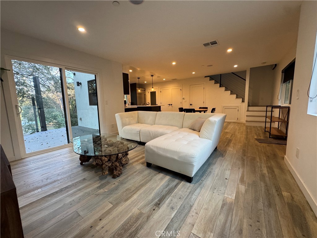 Woodland Hills Condo: 22155 Mulholland Drive