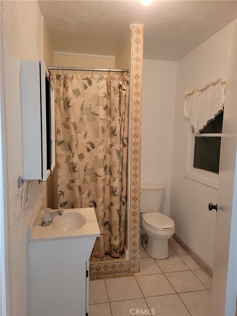 Blythe Condo: 725 West Chanslor Way