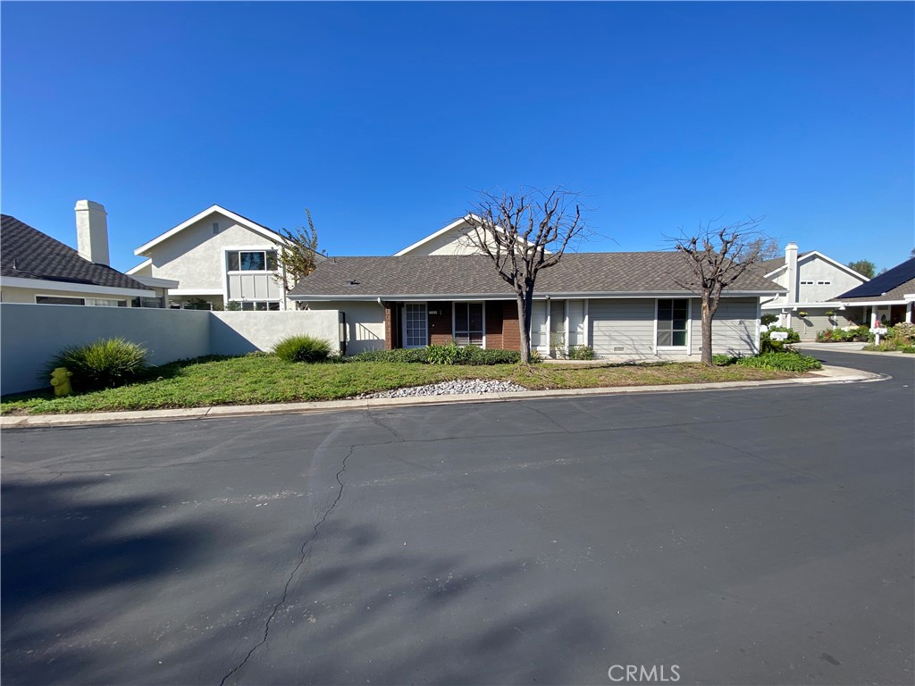 Irvine Condo: 24 Woodpine Drive