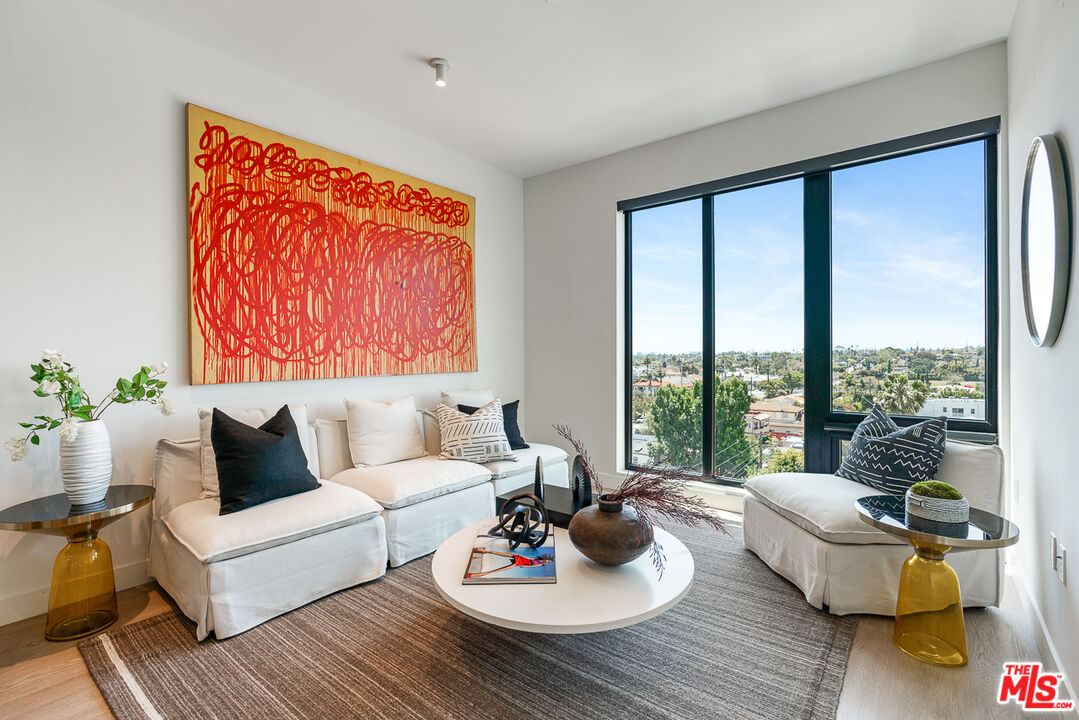 Los Angeles Condo: 10700 Tabor Street