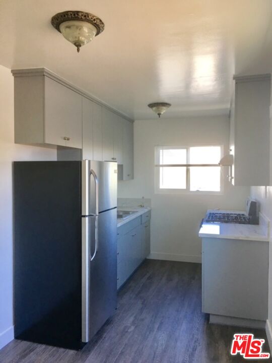 Los Angeles Condo: 1353 West 36th Place